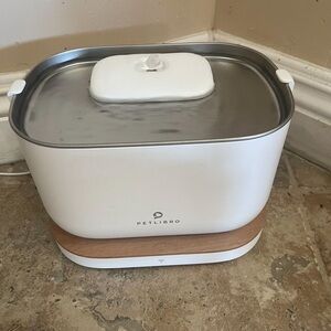 Automatic Cat Water Fountain - White and Silver